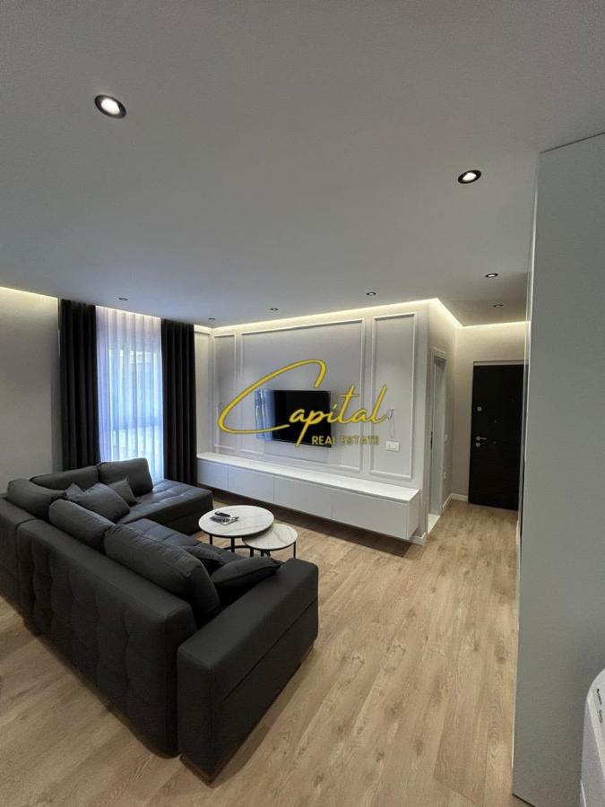 Apartament me qira 1+1 rruga e dibres 90.000 leke