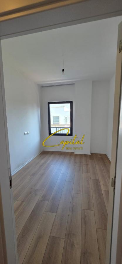 Zyre me qira 107 m2 rruga e barrikadave 120.000 leke