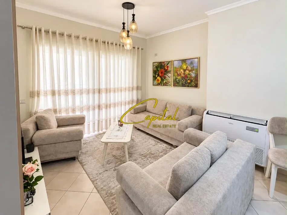 Apartament me qira 2+1 komuna e parisit 800 euro