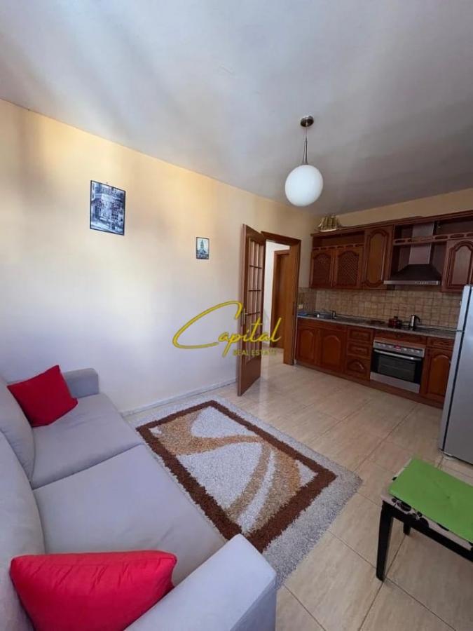 Apartament me qira 1+1 rruga e kavajes 50.000 leke