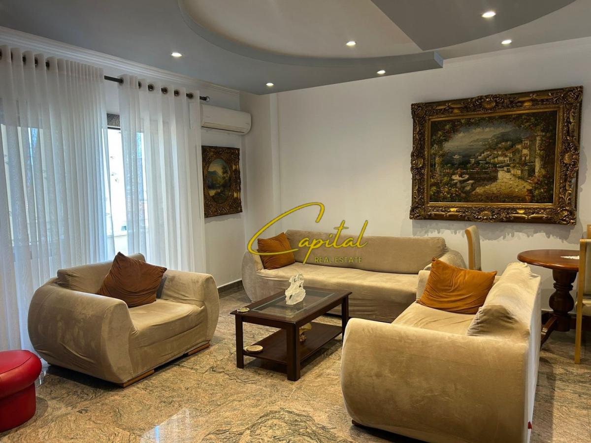 Apartament me qira 2+1+2 bulevardi zogu pare 90.000 leke