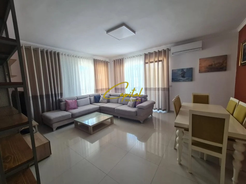 Apartament me qira 2+1+2 kopshti botanik 80.000 leke