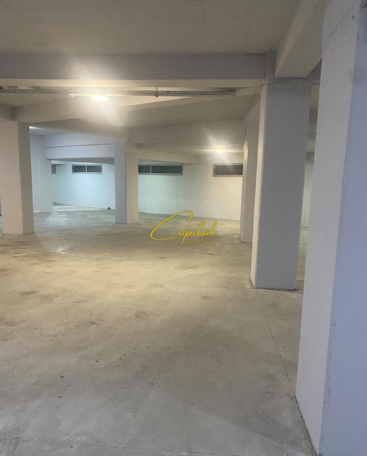 Magazine em qira 300 m2 astir 3000 euro