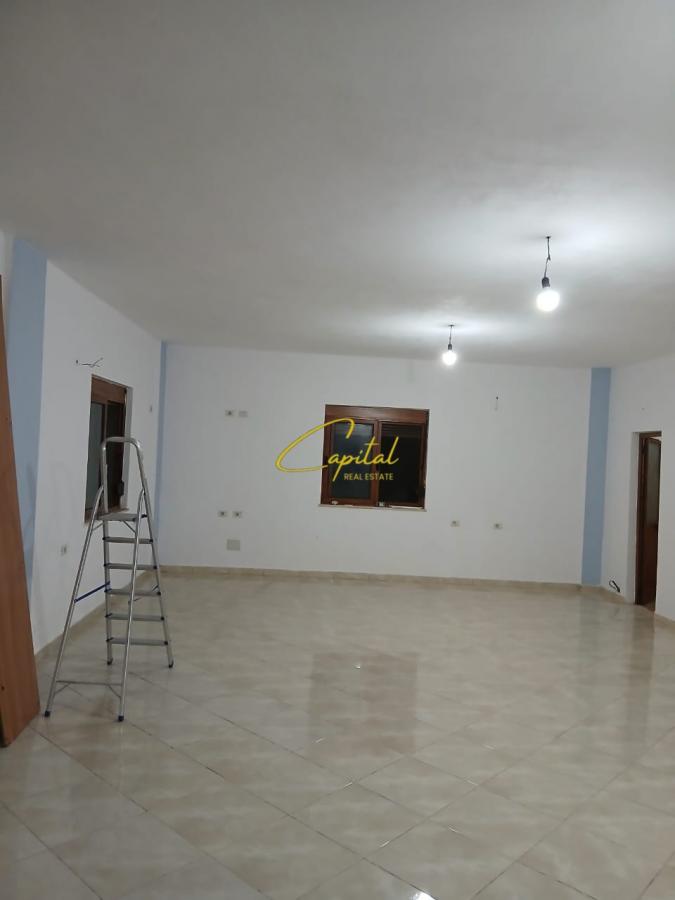 Magazine me qira 90 m2 varri i bamit 350 euro
