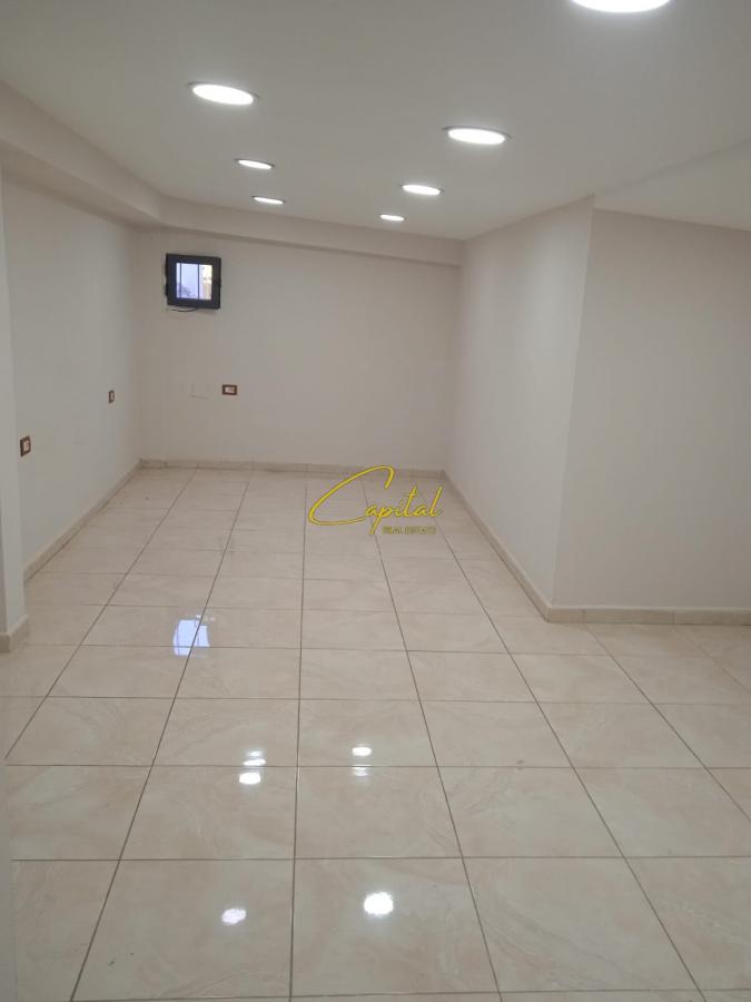 Dyqan me qira 30 m2 rruga mine peza 45.000 leke