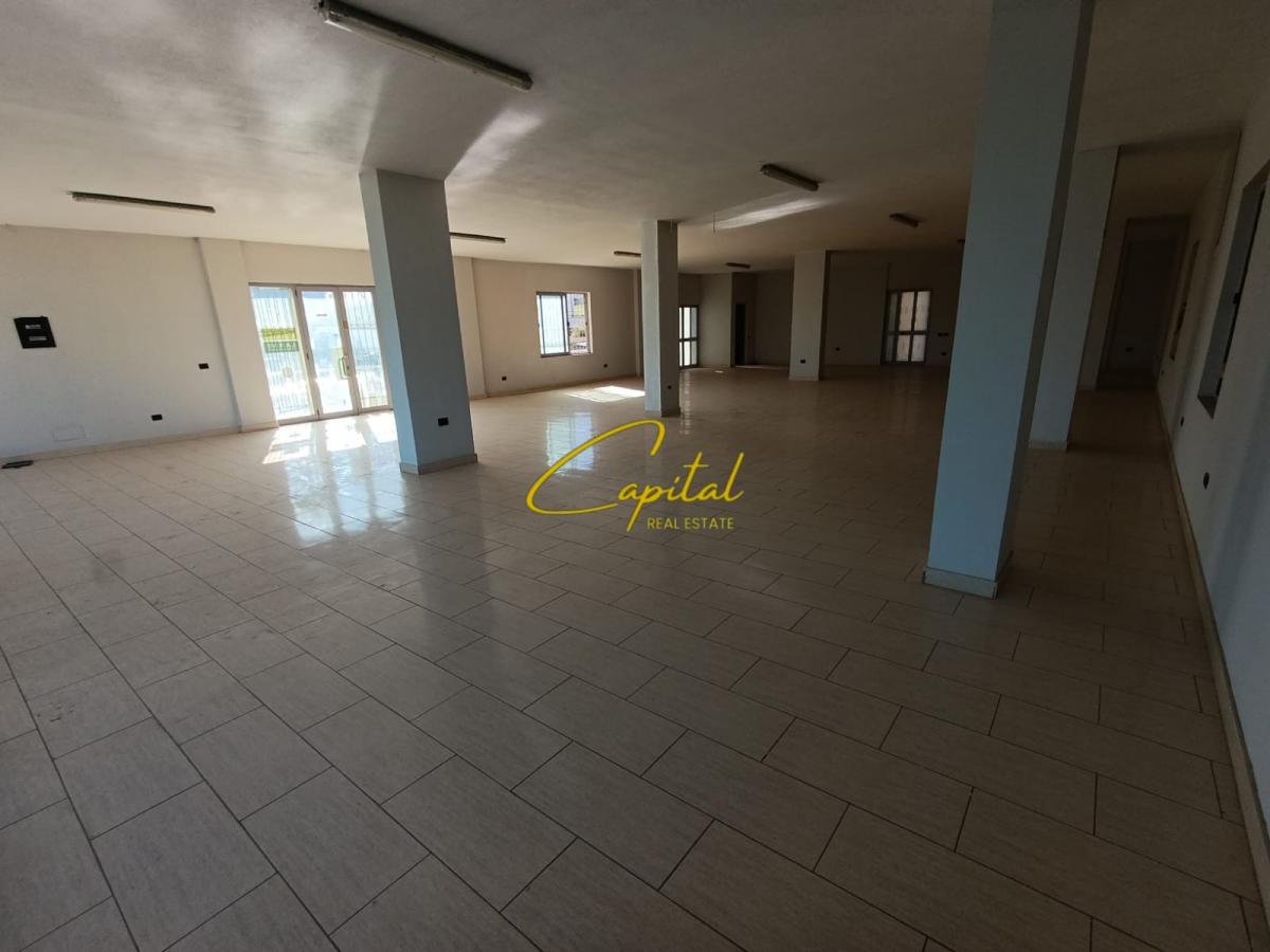 Ambient biznesi me qira 230 m2 kashar 60.000 leke