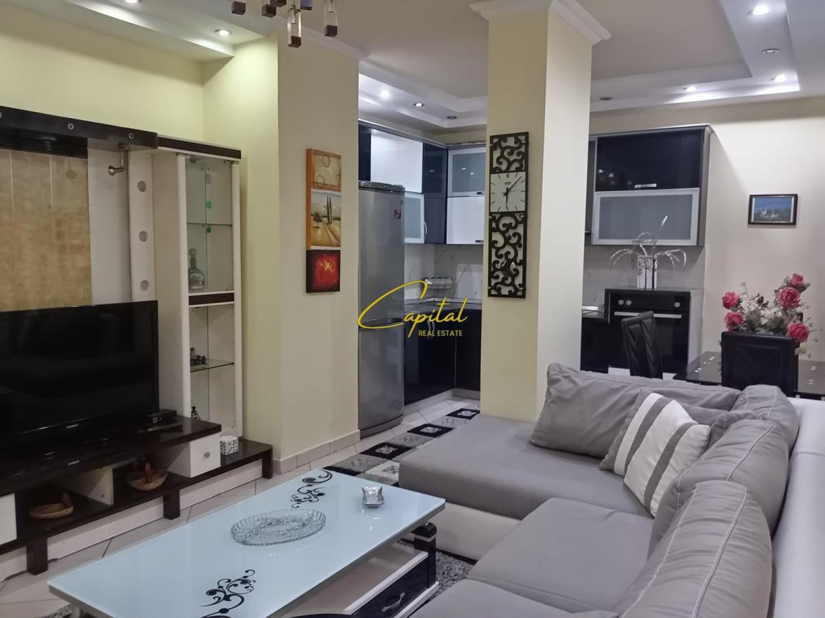 Apartament em qira 3+1 rruga e kavajes 800 euro