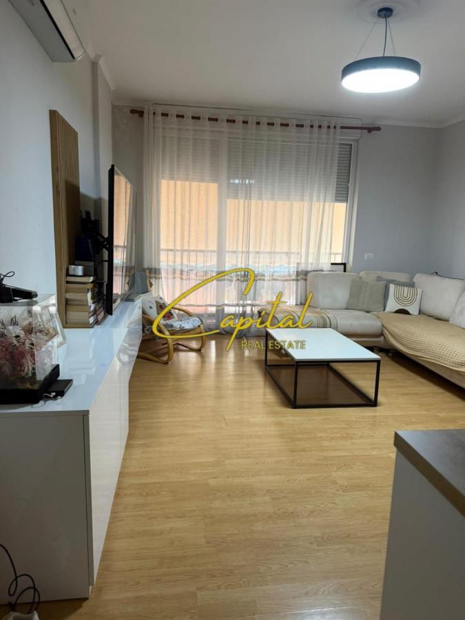 Apartament me qira 2+1+2 21 dhjetori 90.000 leke