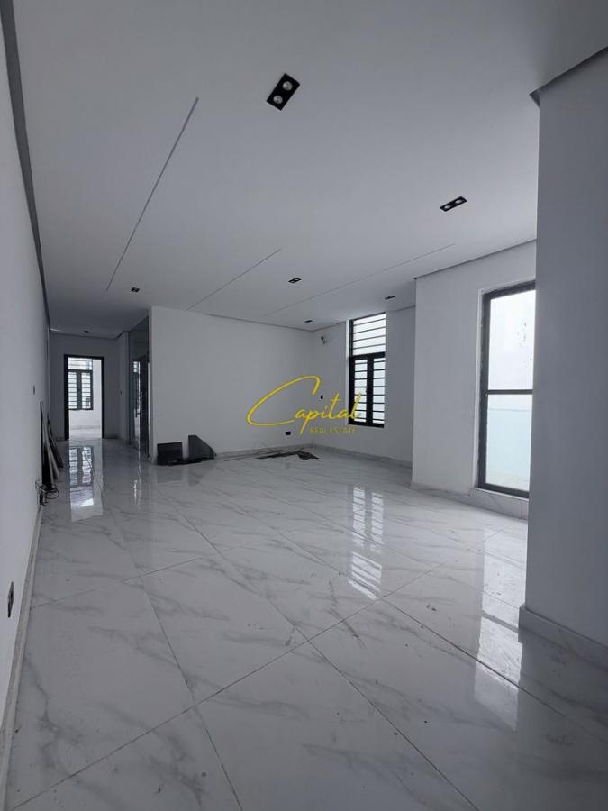 Ambient biznesi me qira 90 m2 rruga e durresit 1.500 euro