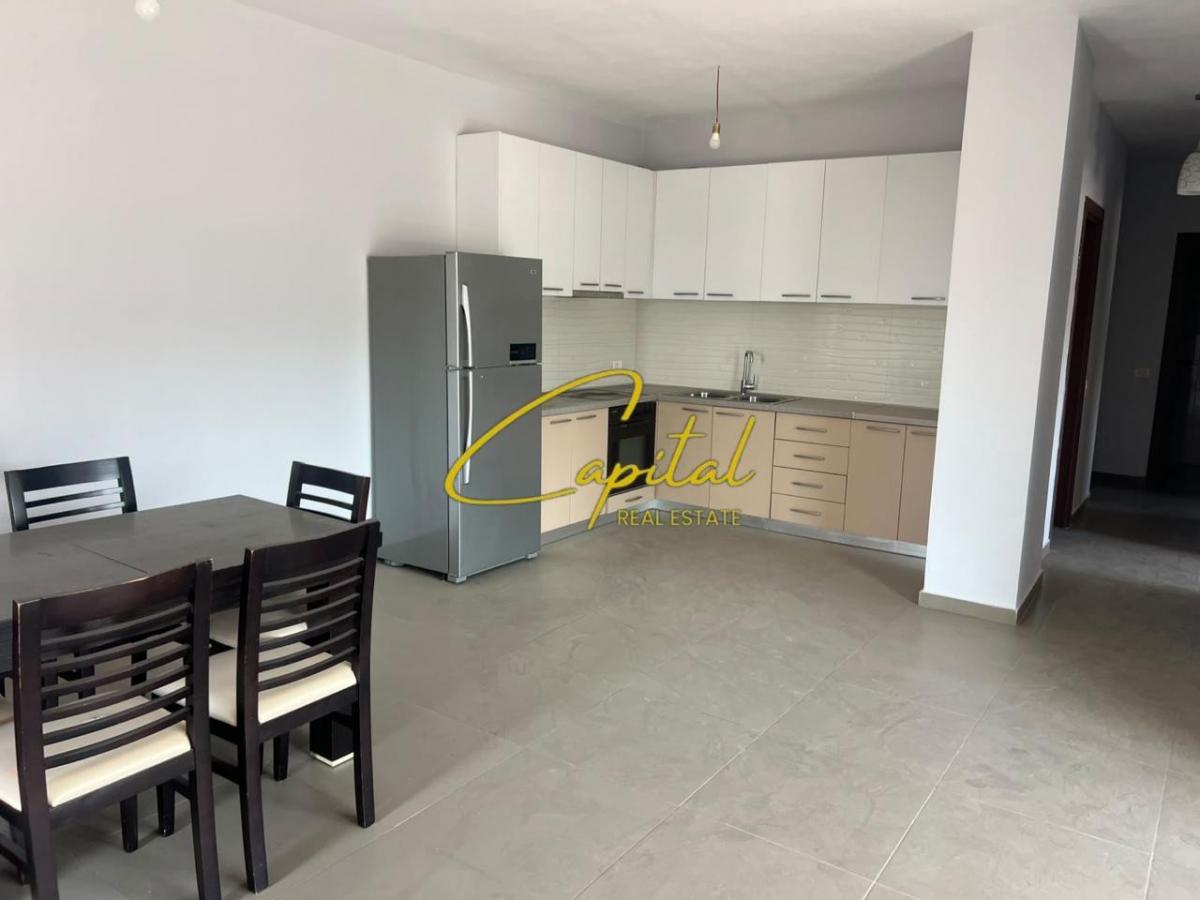Apartament me qira 2+1+2 spitali amerikan 3 45.000 leke