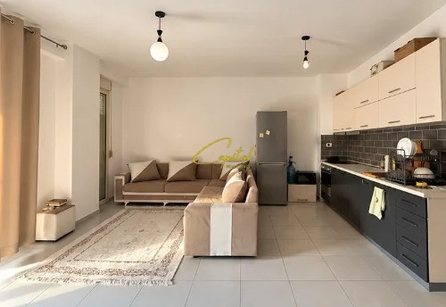 Shitet apartament 2+1+2 shkoze 130.000 euro