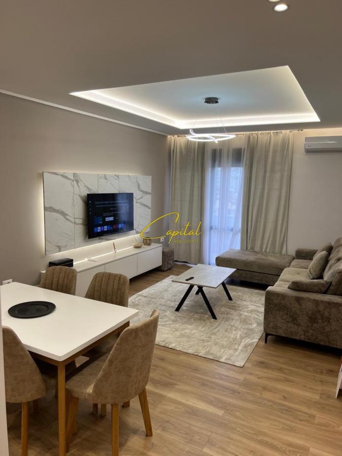 Shitet apartament 2+1 rruga e kavajes 222.5000 euro