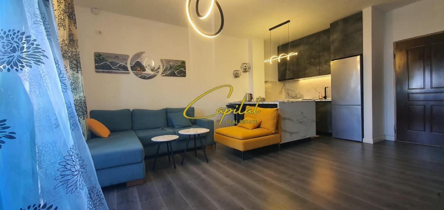 Apartament me qira 2+1 xhamlliku 55.000 leke