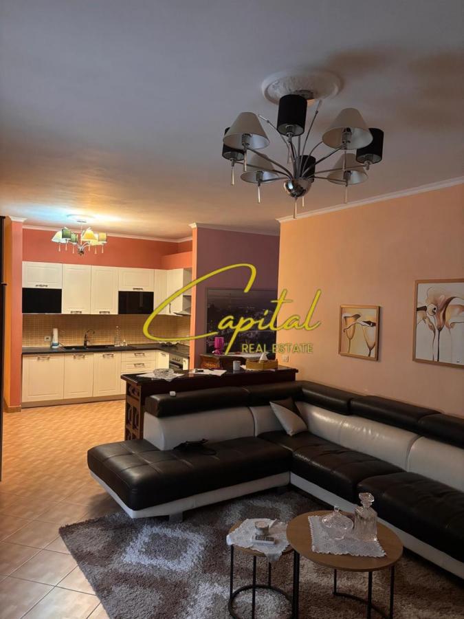 Shitet apartament 2+1 shkoze 145.000 euro