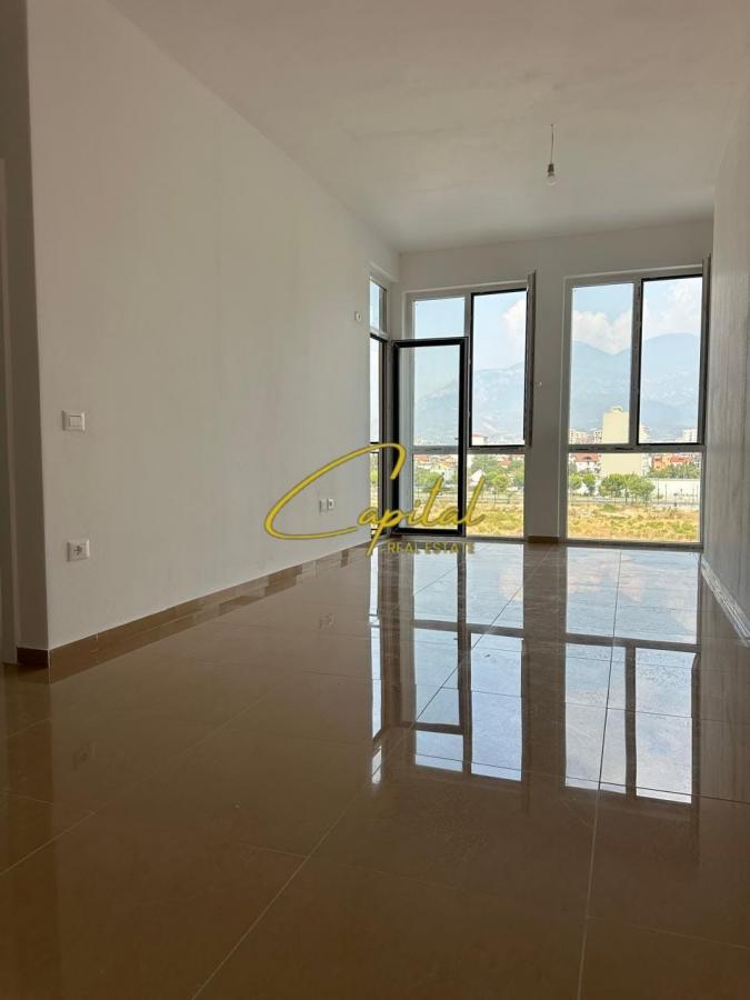 Zyre em qira 72 m2 bulevardi i ri 60.000 leke