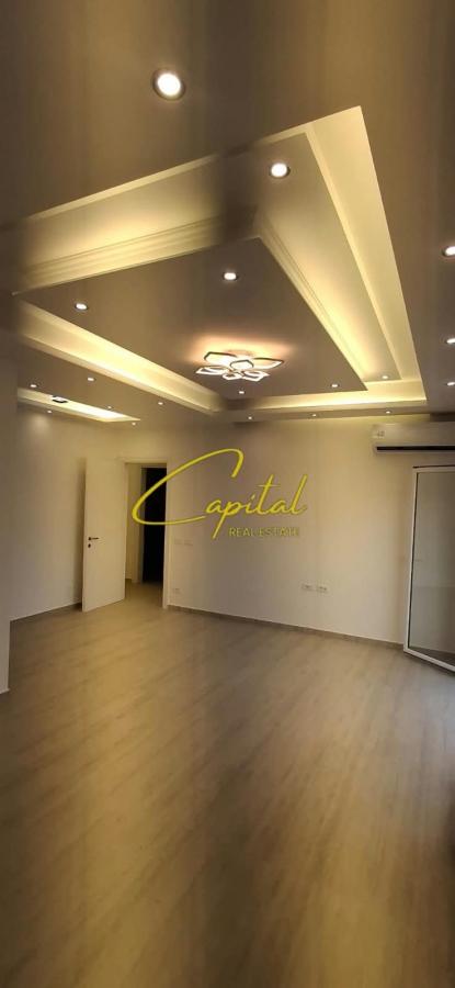 Zyre me qira 108 m2 ish blloku 1.500 euro
