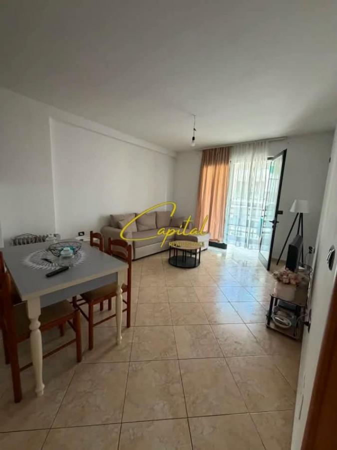 Apartament me qira 1+1 yzberisht 40.000 leke