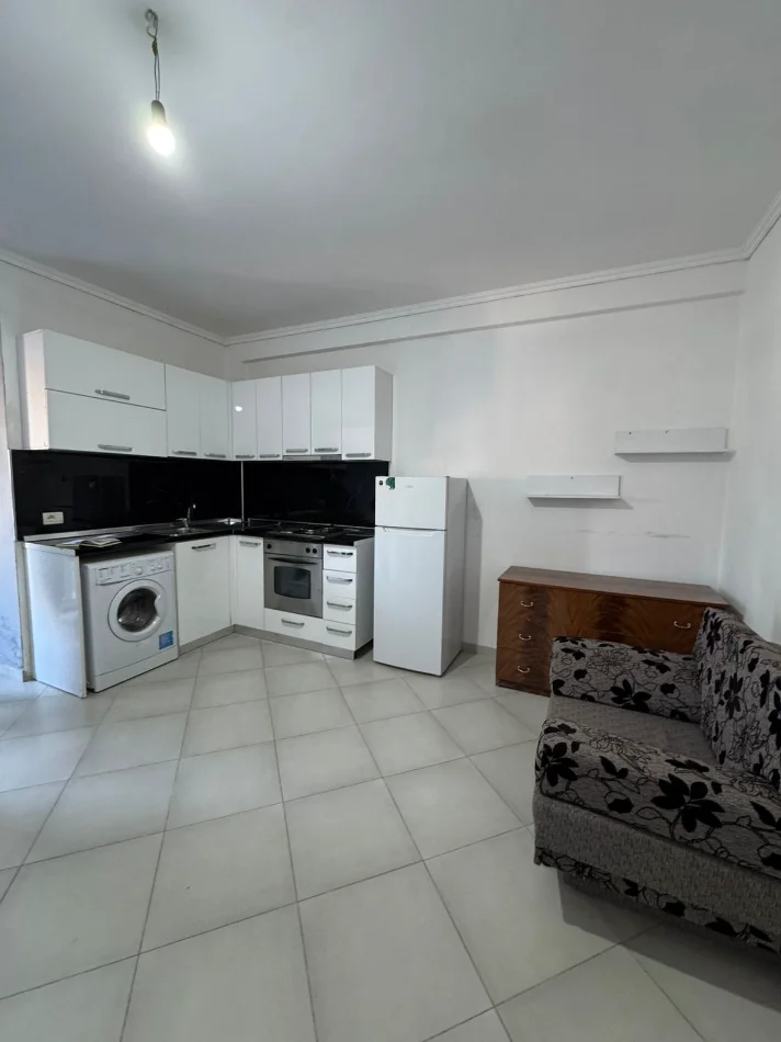 Apartamant 1+1 me qira   350 € (vilat amerikane)