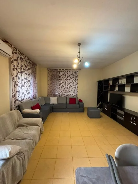 APARTAMENT  2+1 ME QIRA  