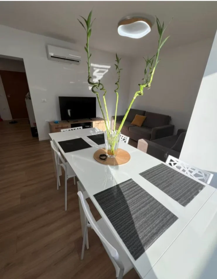 🔸️Apartament 3+1+2 ME QIRA   (PAZARI I RI)🔸️