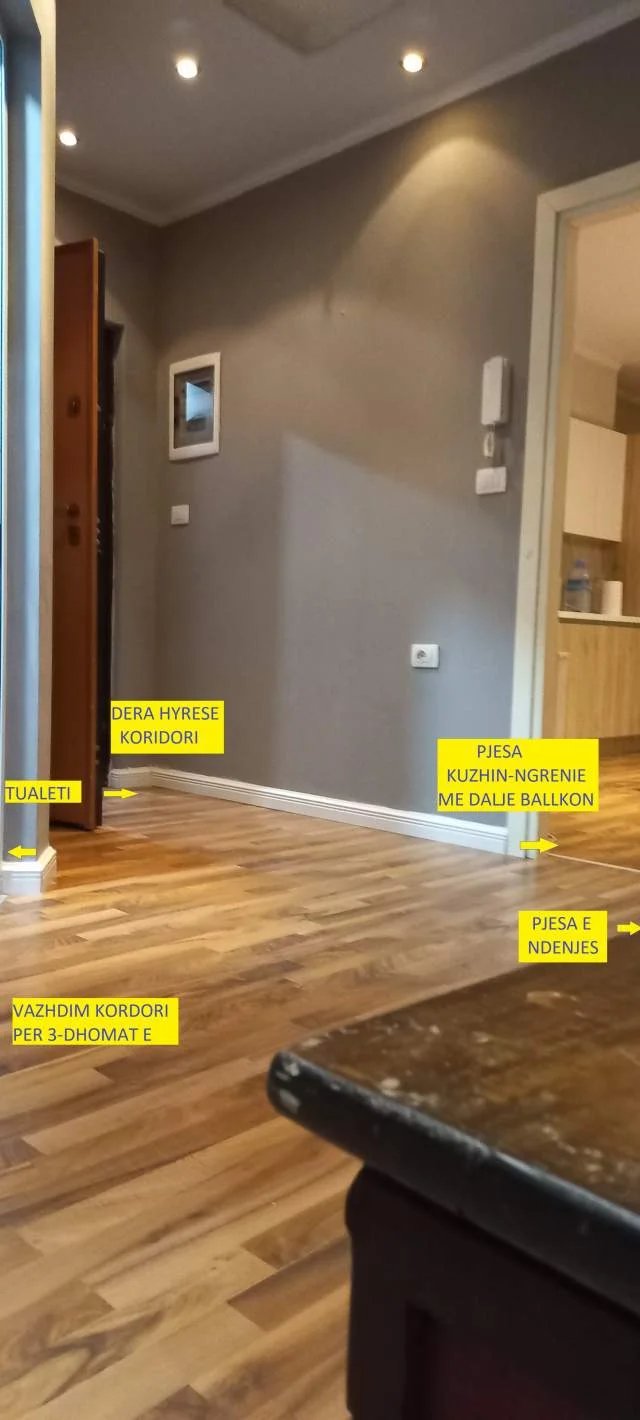 Apartament cilësor, luksoz, kompletuar, tip 3+1, 130m², 2-banjo, 3-ballkone, kat 8, Pallat Ri 8-kate mbi tokë, Qera 2000€/muaj, tek Sheshi Uillson/ Bllok qendër Tiranës