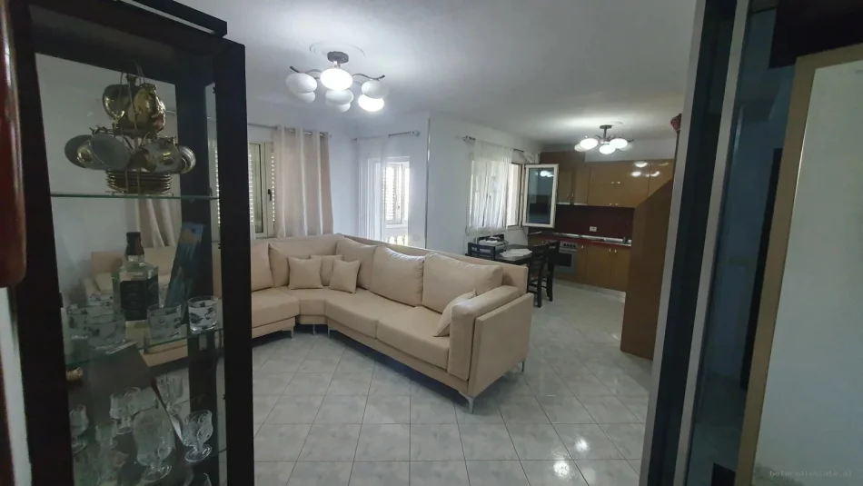 [B120901] Tirane, shitet apartament 2+1+Ballkon Kati 2, 87 m² 140.000 €