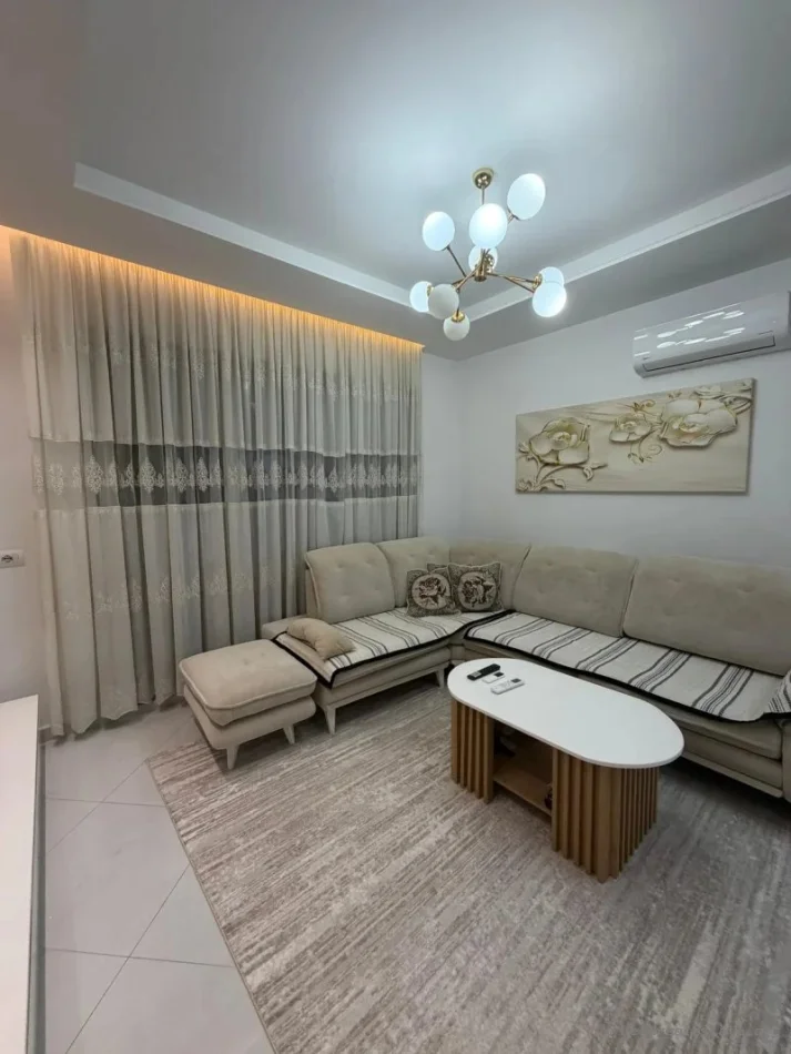 [B2101778] Tirane, jepet me qera apartament 1+1+Ballkon Kati 2, 65 m² 570 €