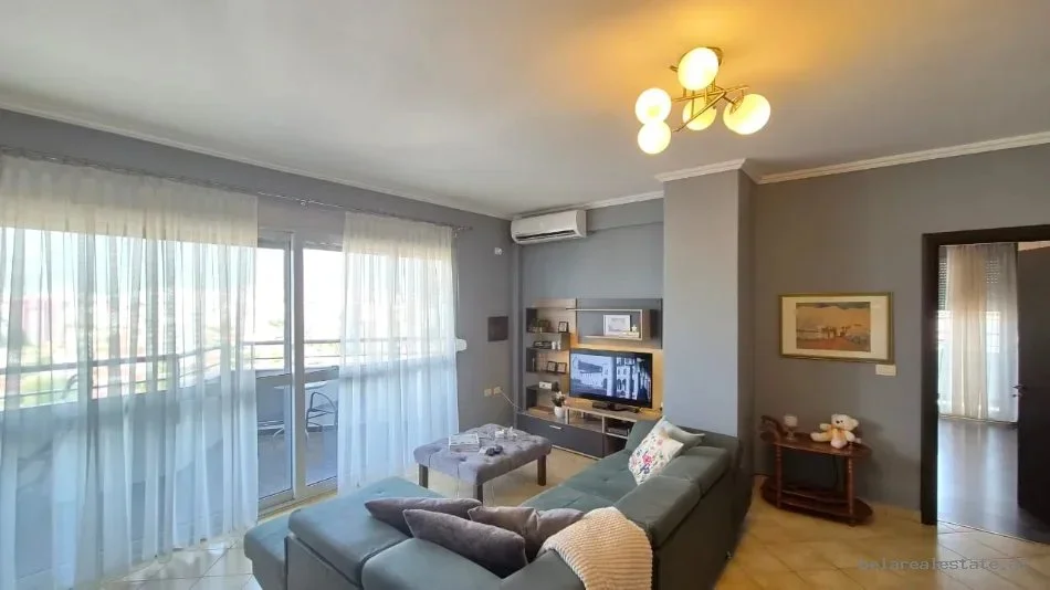 [B2101891] Tirane, jepet me qera apartament 1+1+Ballkon Kati 11, 90 m² 690 €
