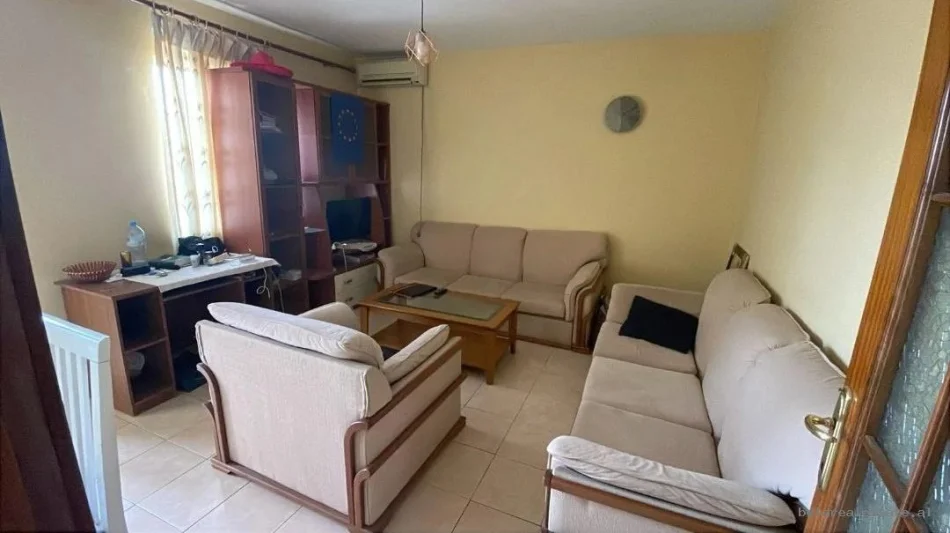 [B211488] Tirane, jepet me qera apartament 1+1 Kati 5, 50 m² 450 €