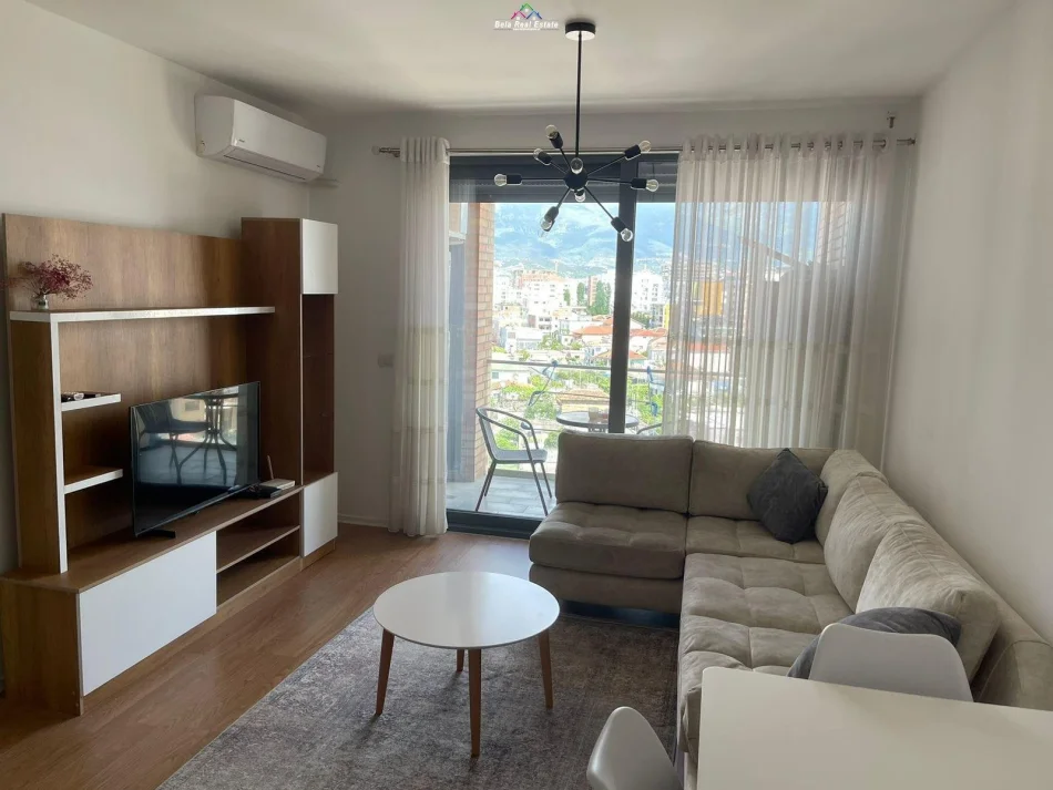 [B2201950] Tirane, jepet me qera apartament 2+1+Ballkon Kati 7, 90 m² 700 €
