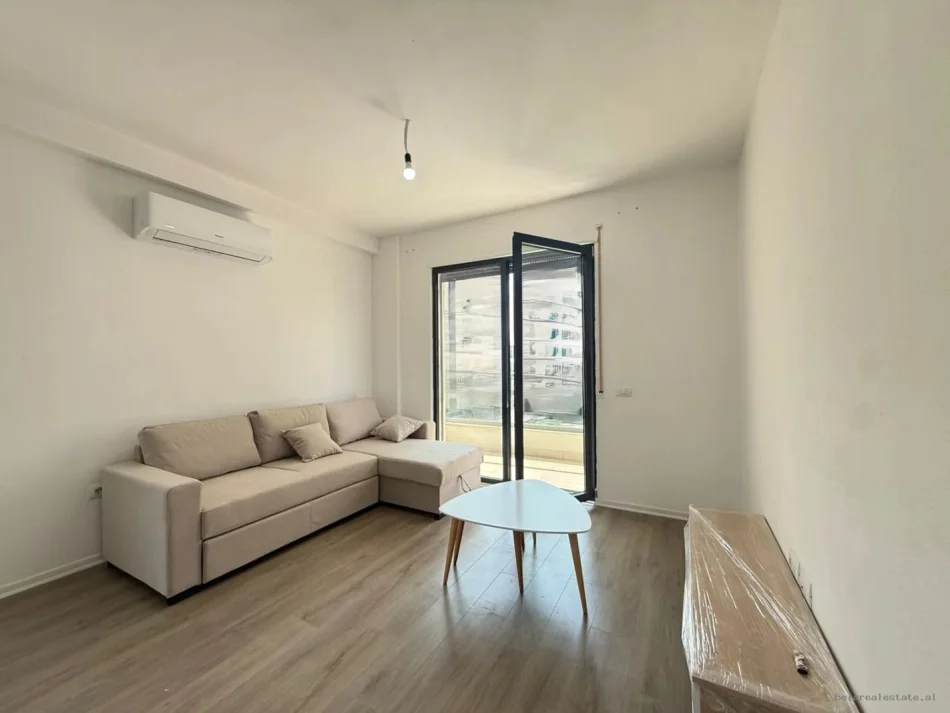 [B2202085] Tirane, jepet me qera apartament 2+1+Ballkon Kati 2, 105 m² 800 €