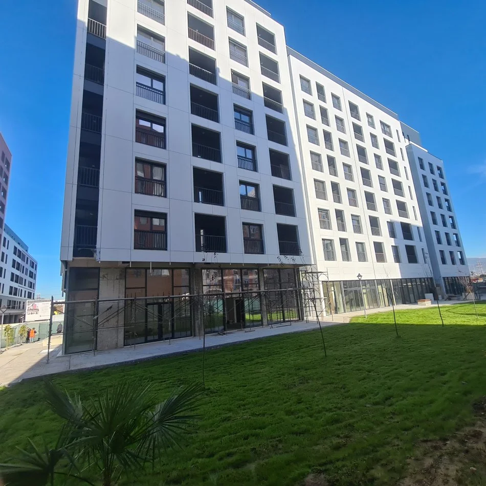 BULEVARDI I RI, jepet 2+1 e mobiluar+post parkimi, 106 m² (REZIDENCA ELBAVO)