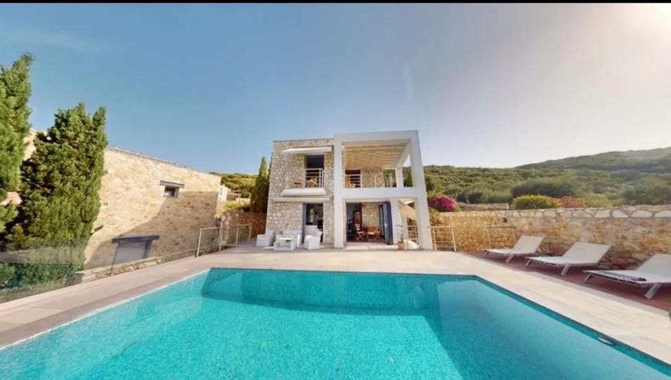 Deti Jon, Greqi shitet Vile Vile 2 Katshe Kati 2, 130 m² 650.000 € (Sivota Greqi)