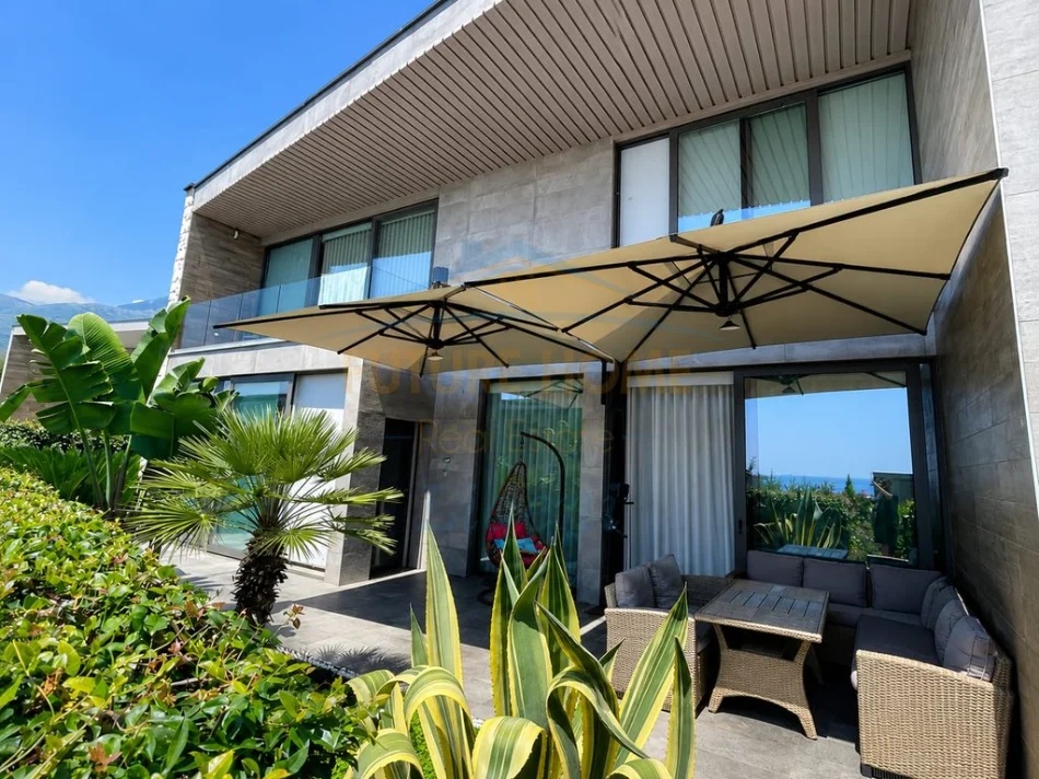 Dhermi - Palase, shitet Vile Vile 2 Katshe , 278 m² 1.400.000 € (Olea Horizon, Palasë.)