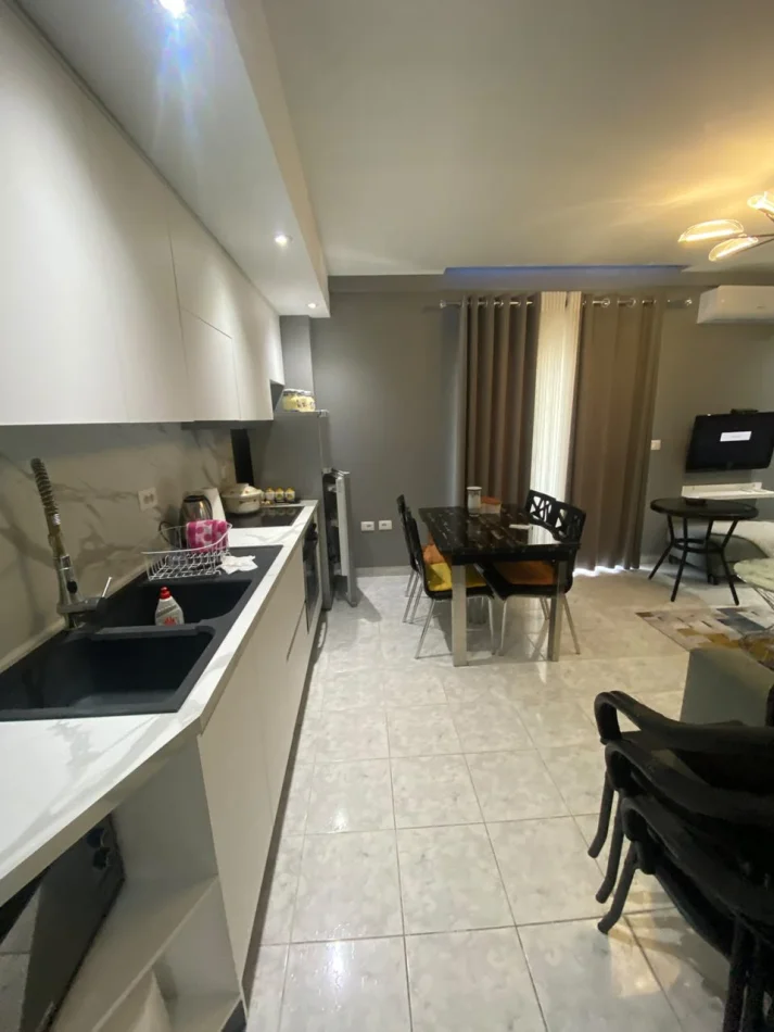 Durres, jepet me qera apartament 1+1 Kati 5, 68 m² 98000 € (Durres)