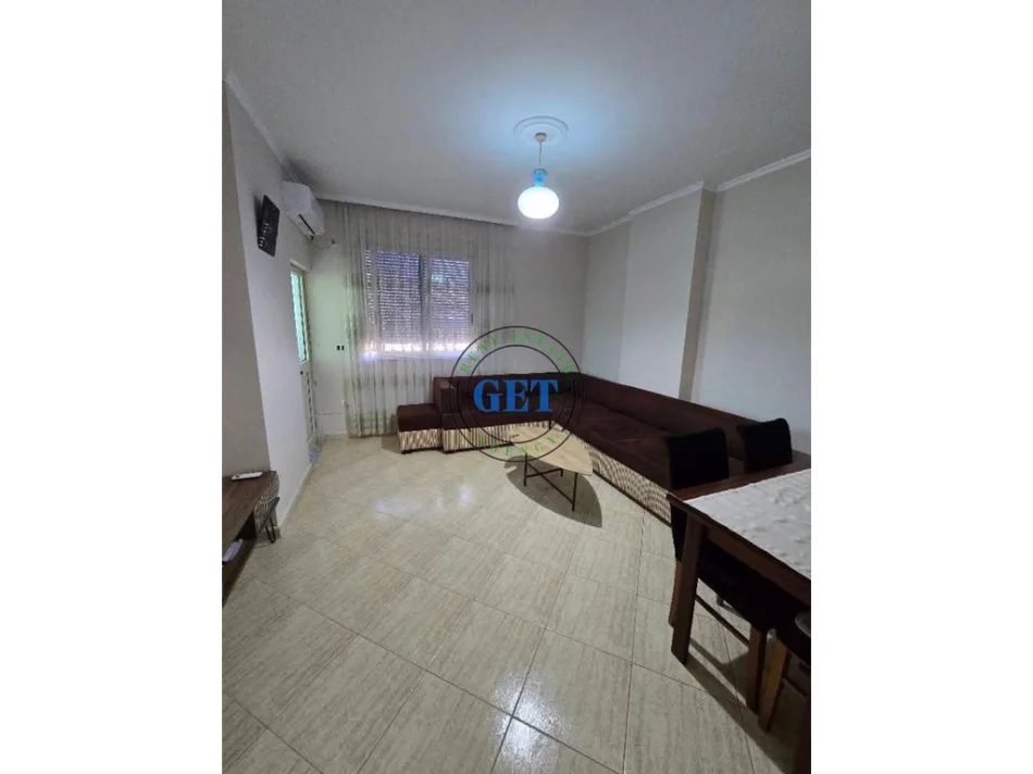 Durres, jepet me qera apartament 2+1 Kati 4, 75 m² 400 € (Prane Poliklinikes)