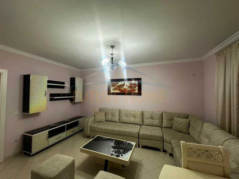 Durres, jepet me qera apartament 2+1 Kati 5, 76 m² 350 € (Prane shkolles Qemal Mici, Lagjia 18, Durres)