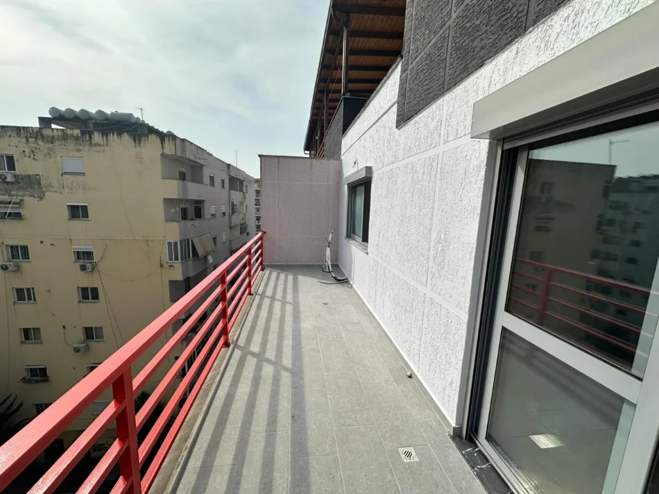 Durres, shitet 2+1 Kati 6, 100 m² 125.000 € (Plazh Hekurudha (pranë EKA))