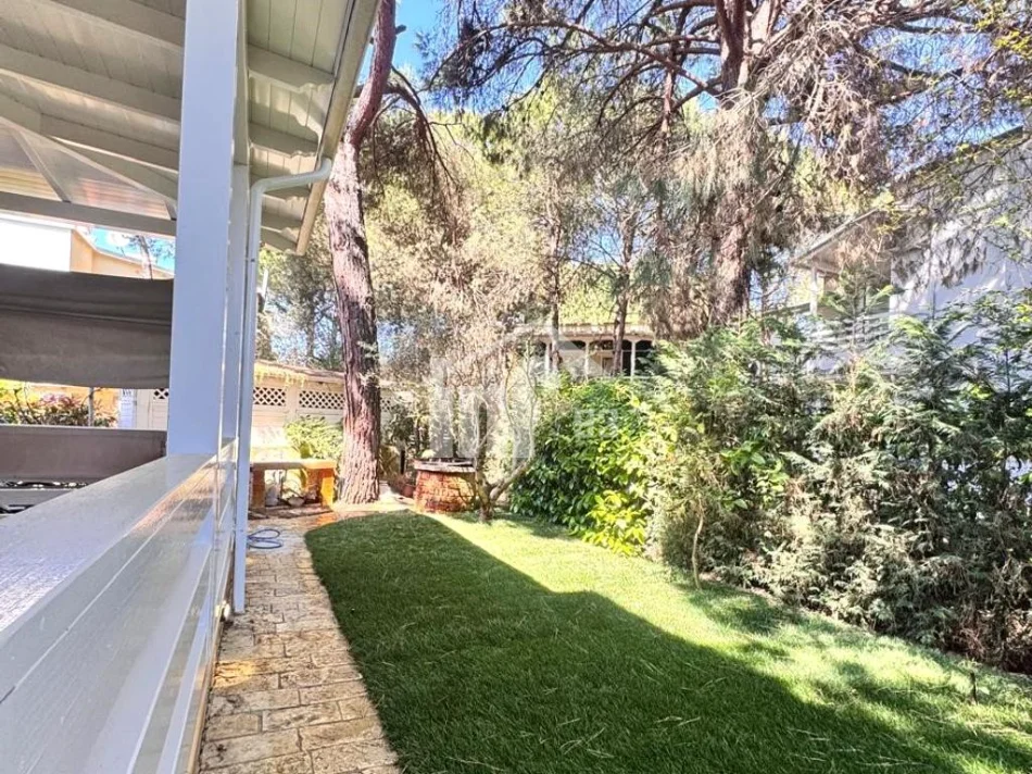 Durres, shitet Vile 2 Katshe , 177 m² 477.000 € (LURA 1, GJIRI I LALZIT)
