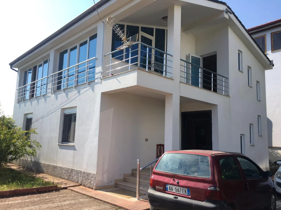 Durres, shitet Vile Vile 2 Katshe , 215 m² 225.000 € (ne Hamallaj ( Gjiri i Lalzit) Durres)