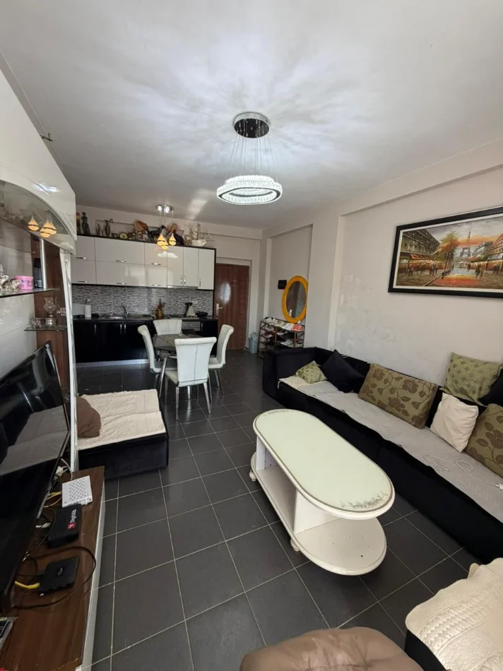 Durres, shitet apartament 1+1+Ballkon Kati 3, 63 m² 75.000 €