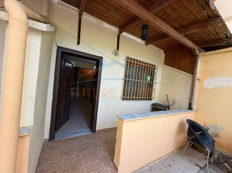 Durres, shitet apartament 1+1 Kati 0, 38 m² 55.000 € (SHKEMBI I KAVAJES)