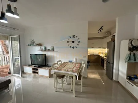 Durres, shitet apartament 2+1+Ballkon Kati 1, 76 m² 200.000 € (Lura 3, Gjiri i Lalzit)