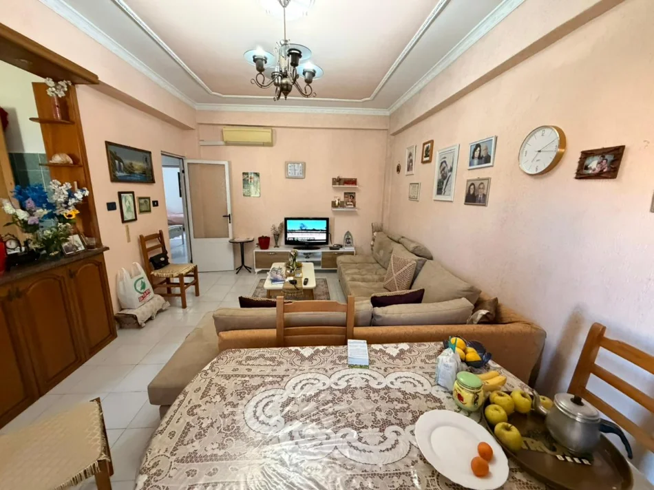 Durres, shitet apartament 2+1 Kati 3, 110.000 € (Kryqi i Kuq)