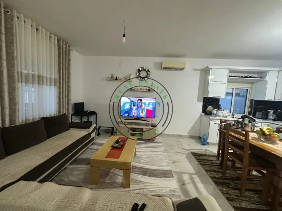 Durres, shitet shtepi 2+1 Kati 0, 288 m² 105.000 €