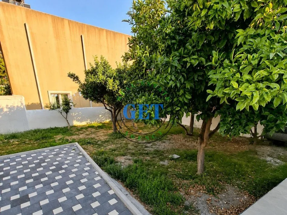 Durres, shitet shtepi , 390 m² 150.000 € (Lagjja e Re)