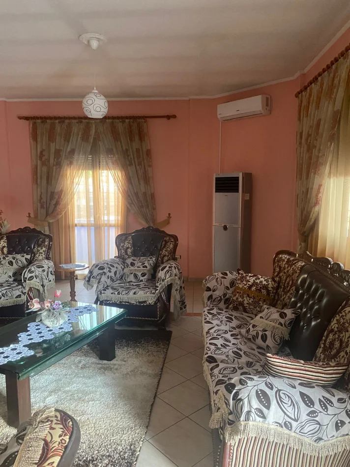 Durres, shitet shtepi 4+1 , 300 m² 230.000 € (Sukth)