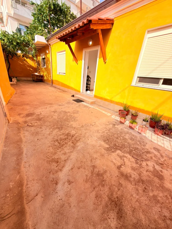 Durres, shitet shtepi Vile 1 Katshe Kati 1, 200 m² 280.000 € (Lagjja e Re)