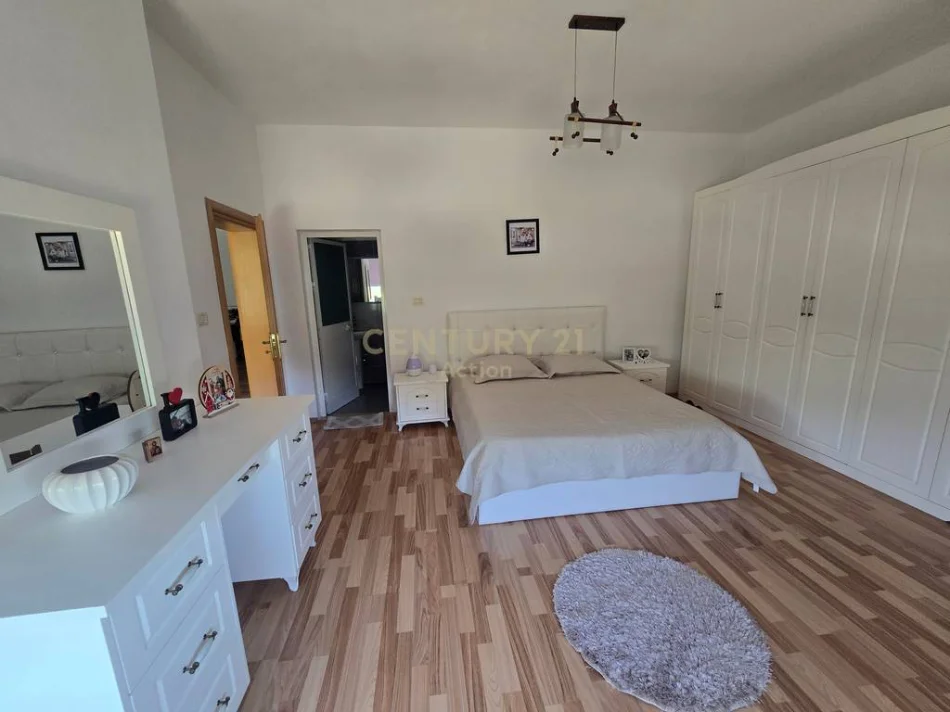 Durres, shitet shtepi Vile 3 Katshe , 210 m² 190.000 € (Durres)