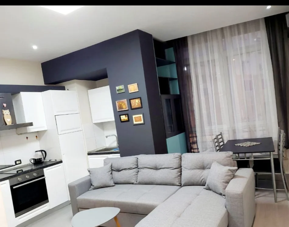 Elbasan, jepet me qera apartament 1+1 Kati 2, 60 m² 600 € (Lrruga E Elbasanit)